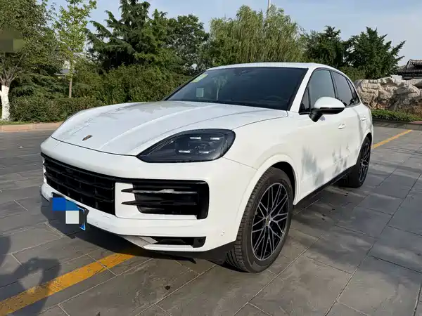 Porsche Cayenne 2025