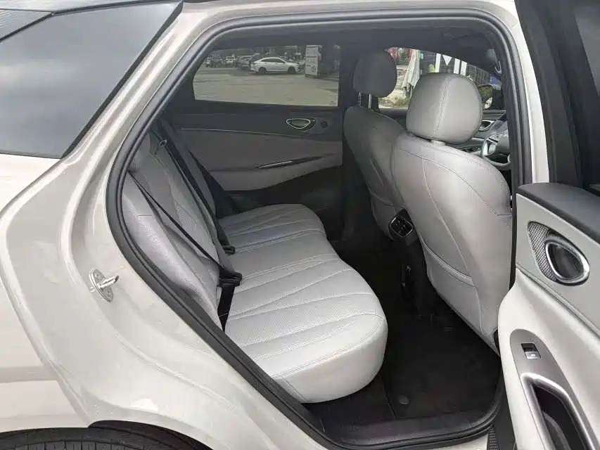 BYD Seal 06 2025 — фото 11