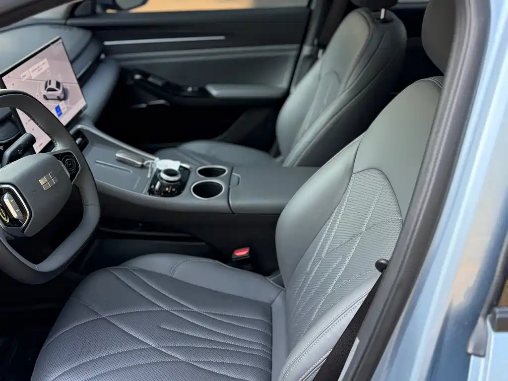 Geely Galaxy L6 2025 — фото 19