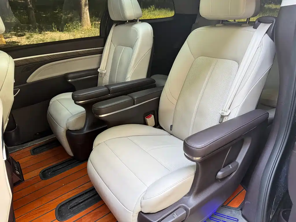 GAC Motor Trumpchi M8 2022 — фото 10