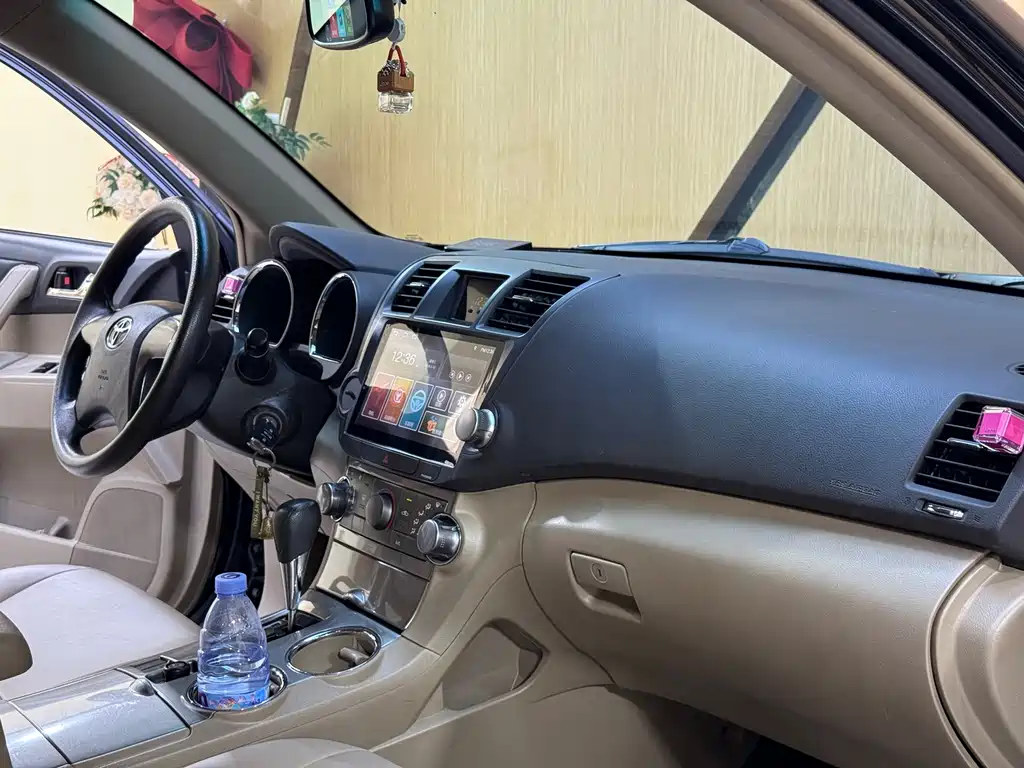 Toyota Highlander 2013 — фото 10