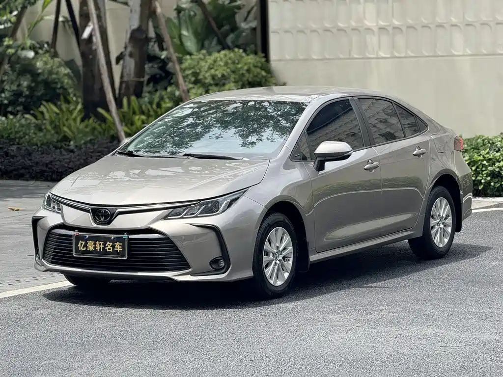 Toyota Corolla 2020 — фото 1