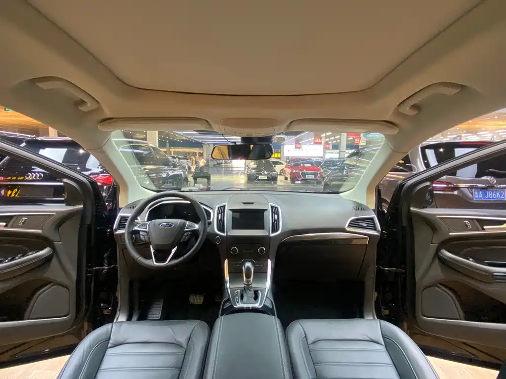 Ford Edge 2019 — фото 17