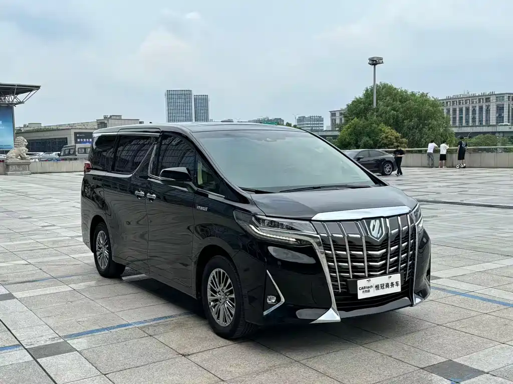 Toyota Alphard 2022 — фото 3