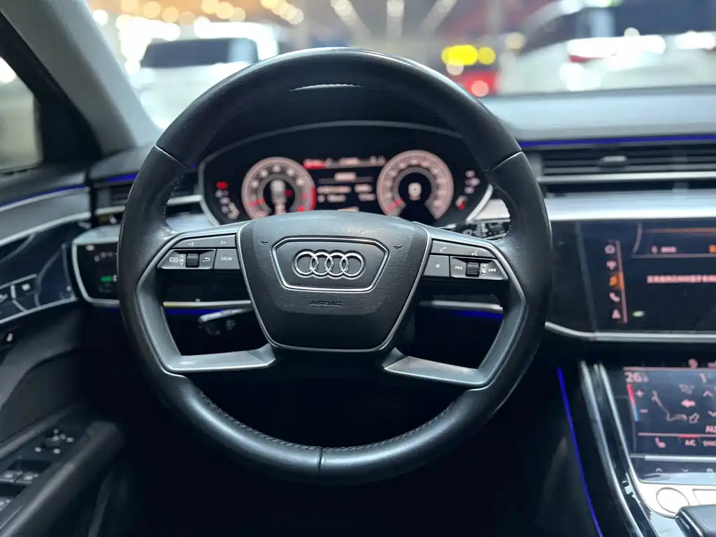 Audi A8 2019 — фото 12
