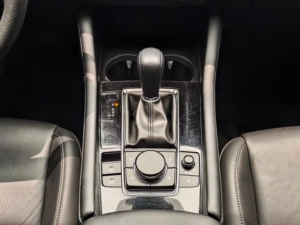 Mazda 3 Axela 2022 — фото 10