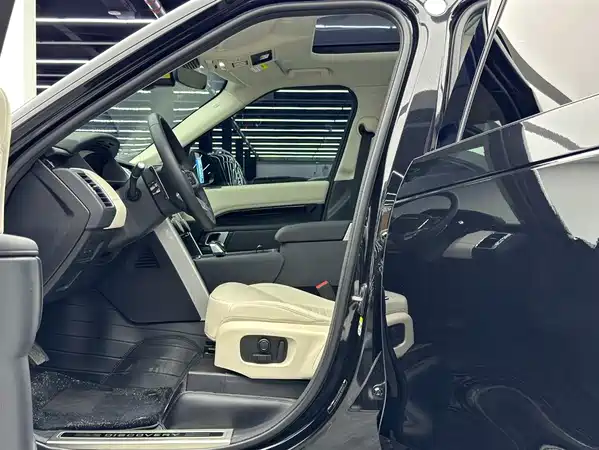 Land Rover Discovery 2024