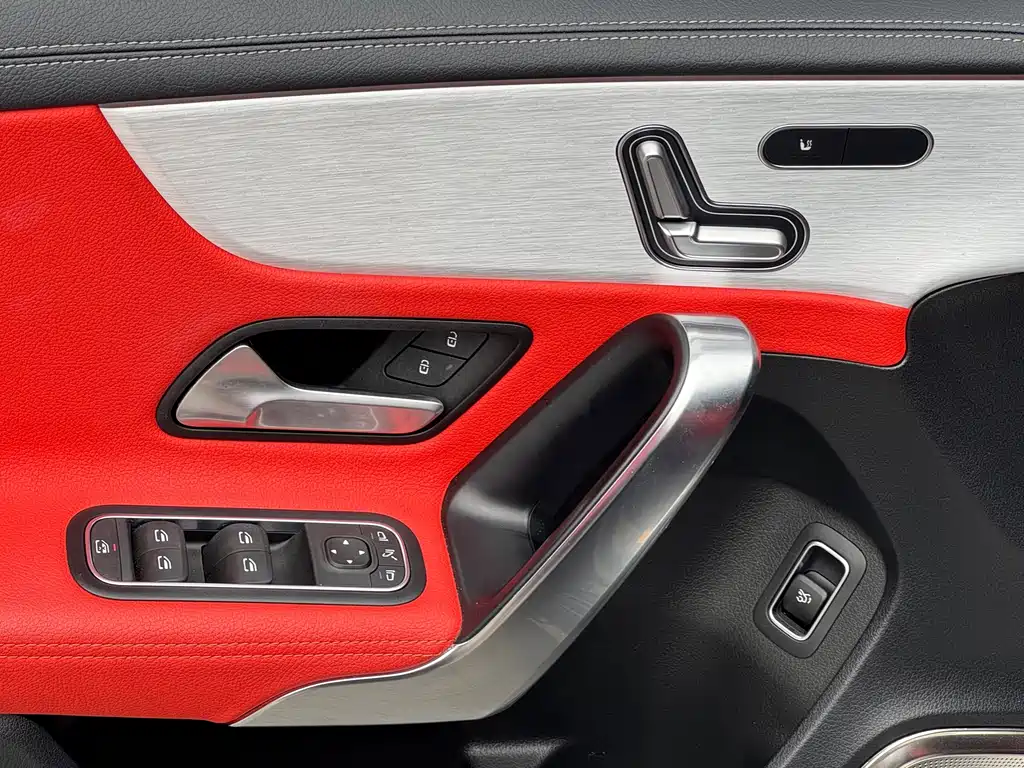 Mercedes-Benz A-Class AMG 2024 — фото 14