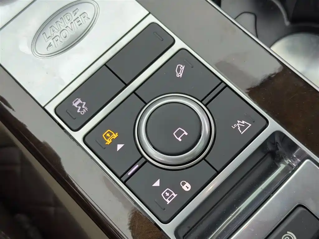 Land Rover Range Rover 2022 — фото 13