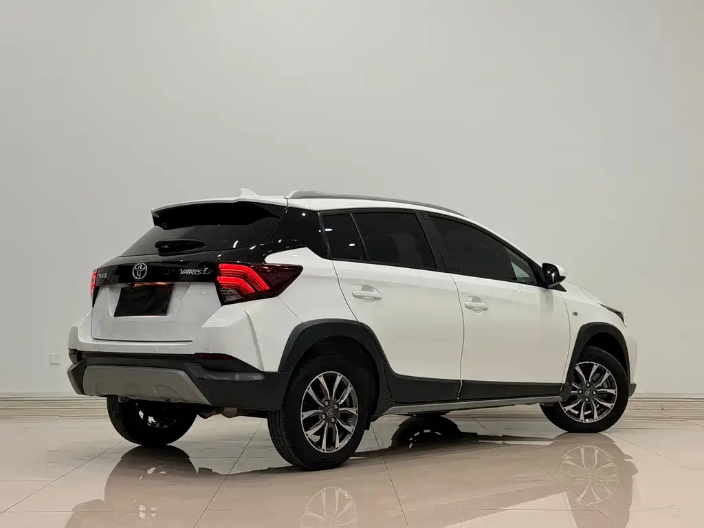 Toyota Yaris L 2022