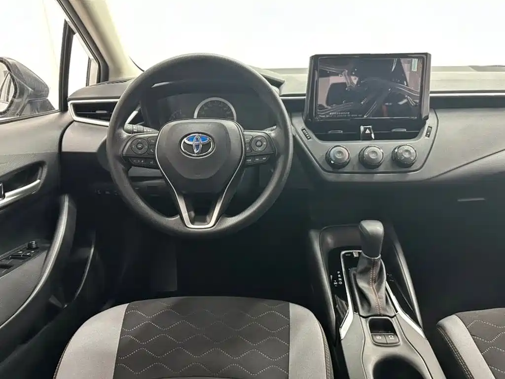 Toyota Corolla 2022 — фото 11