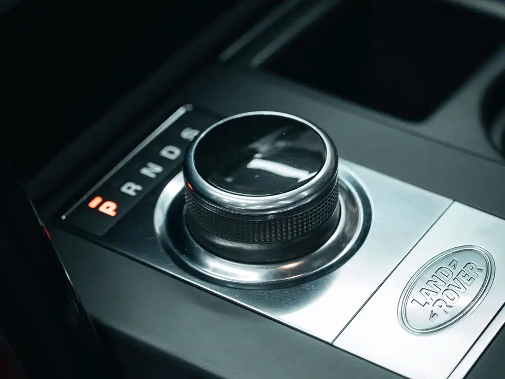 Land Rover Discovery 2019 — фото 17