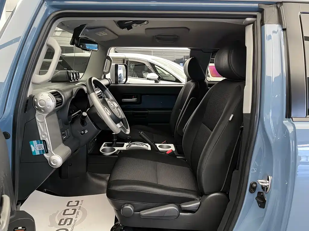 Toyota FJ Cruiser 2019 — фото 7