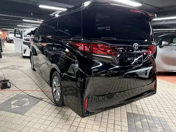 Toyota Alphard 2023
