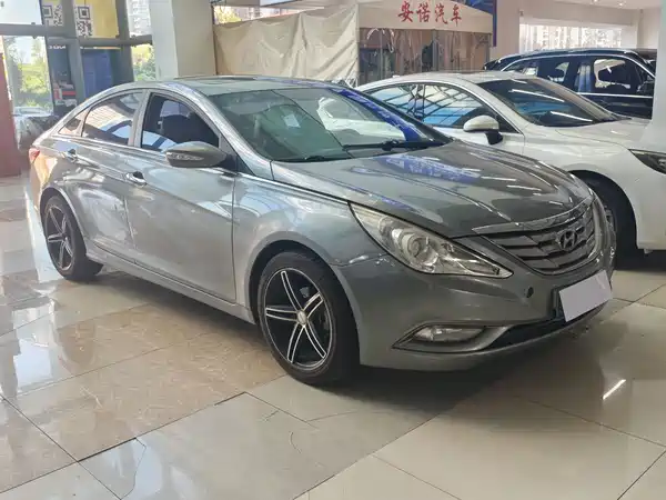 Hyundai Sonata 2011