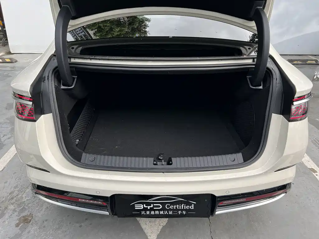 BYD Seal 07 DM-i 2025 — фото 17