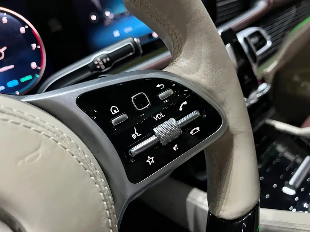 Mercedes-Benz GLS 2023 — фото 24