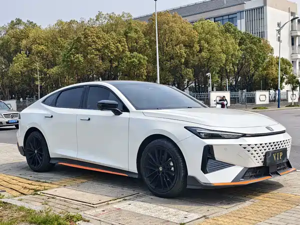 Changan UNI-V 2024