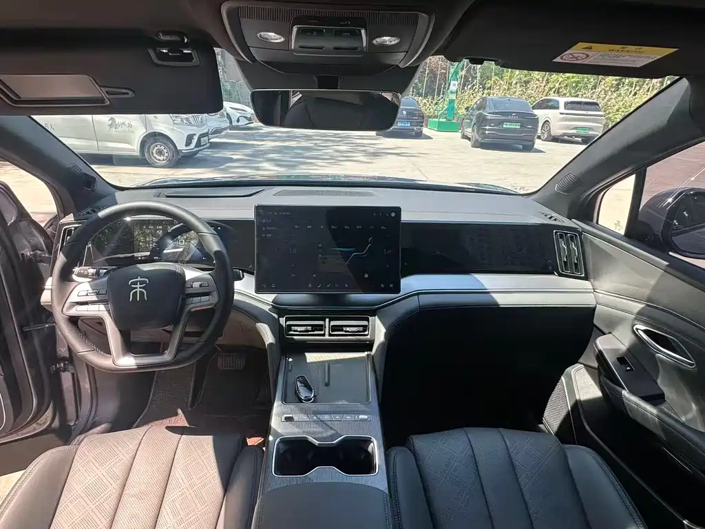 BYD L DM-i 2026 — фото 6