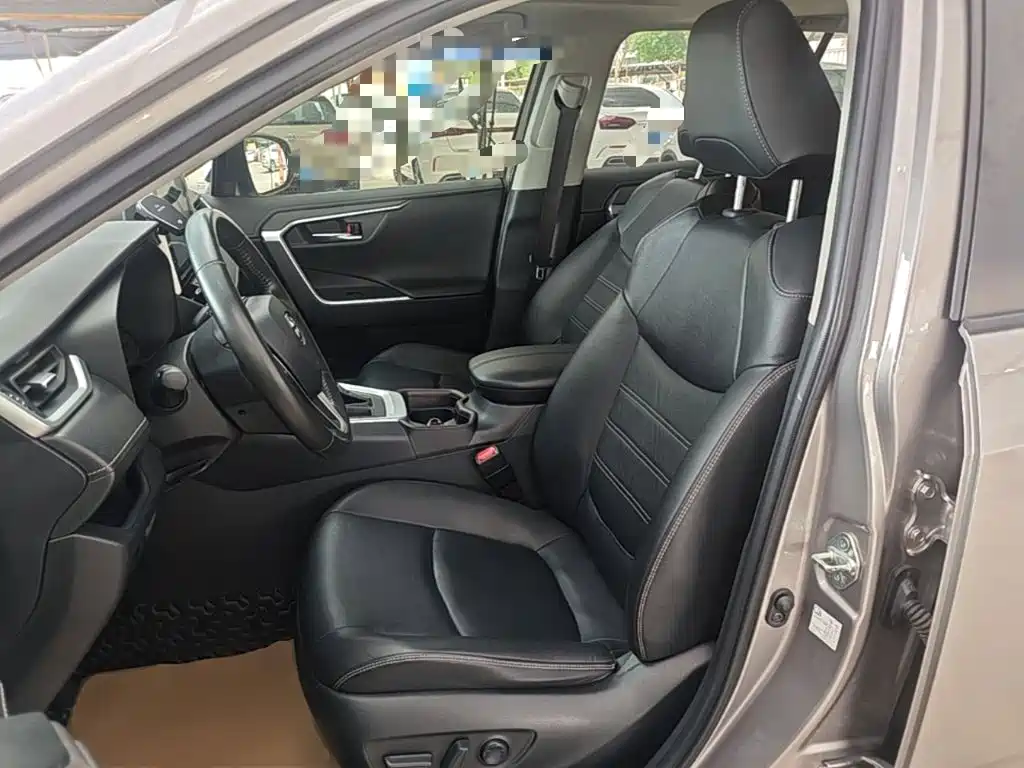 Toyota RAV4 2020 — фото 15
