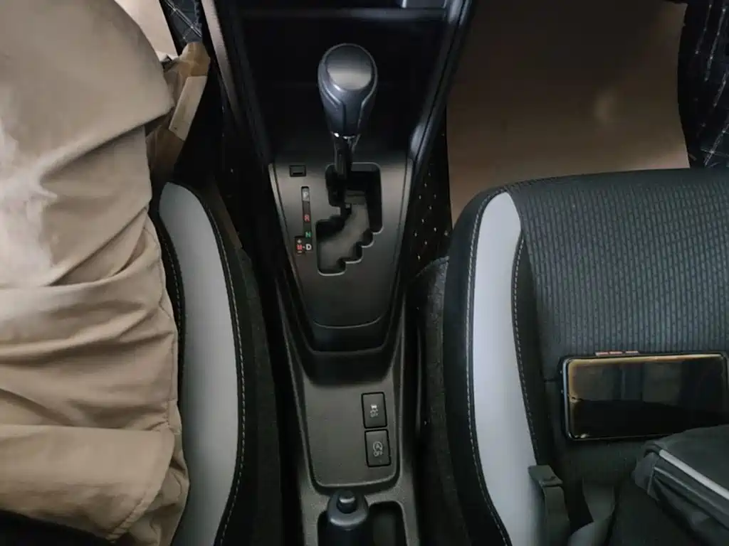 Toyota Yaris L 2021 — фото 14