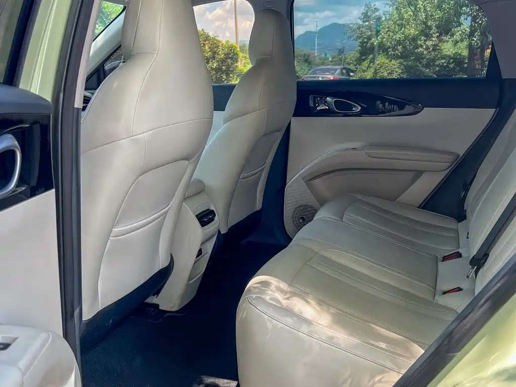 Geely Galaxy Starwish 2024 — фото 15