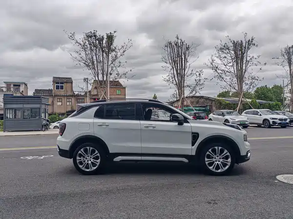 Lynk & Co 01 2019