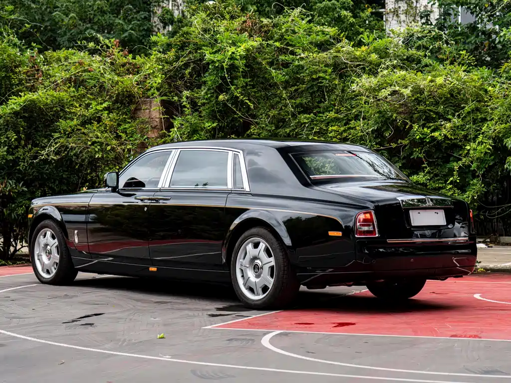 Rolls-Royce Phantom 2016 — фото 6