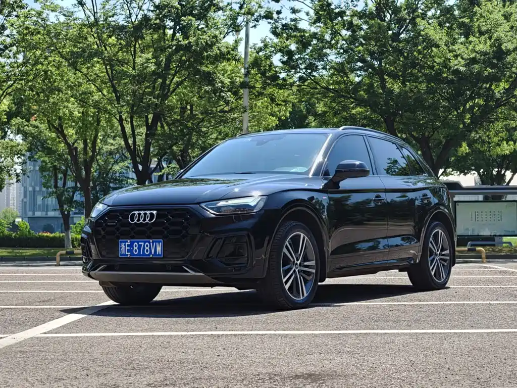 Audi Q5L 2023 — фото 1