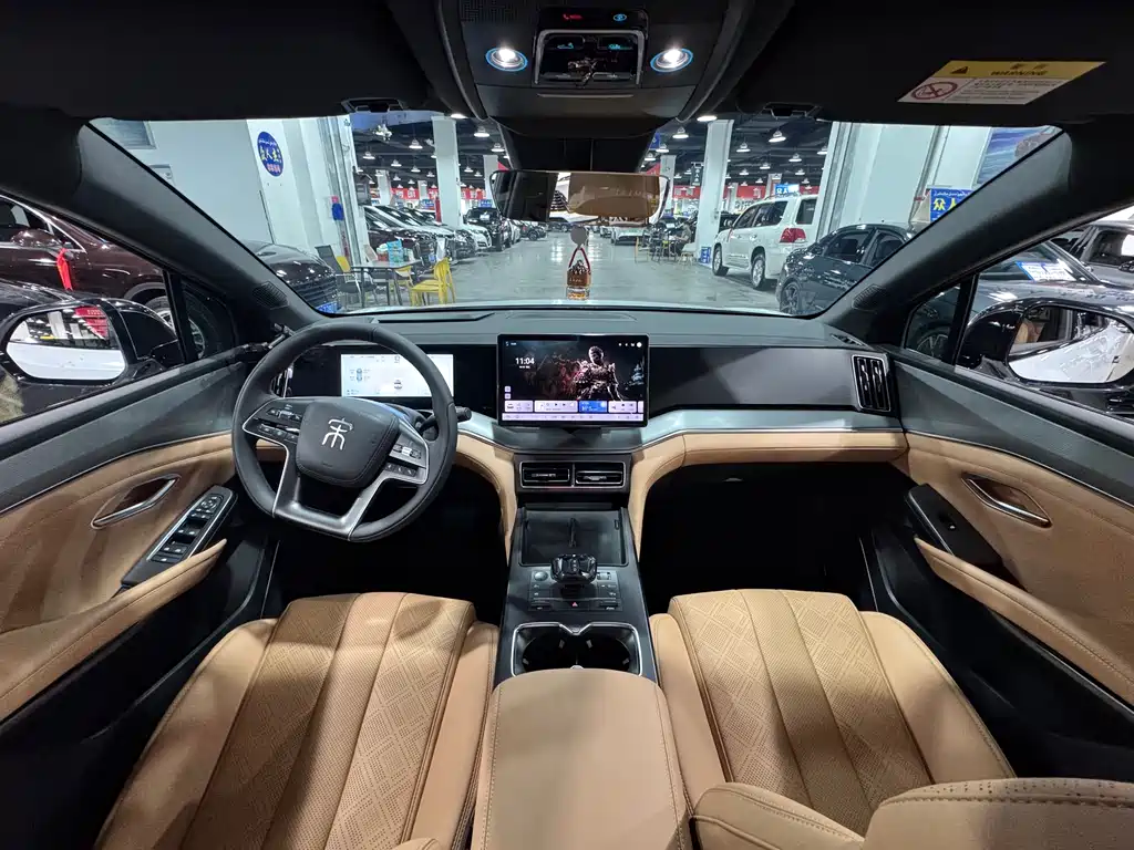 BYD L DM-i 2025 — фото 7