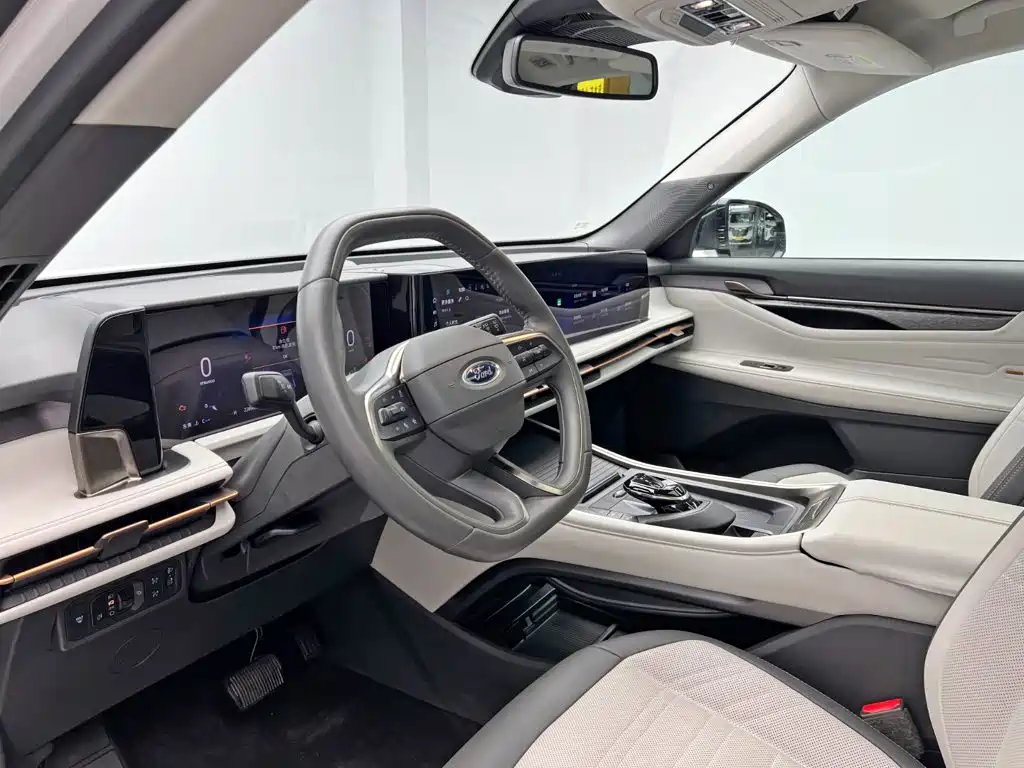 Ford Edge 2023 — фото 14
