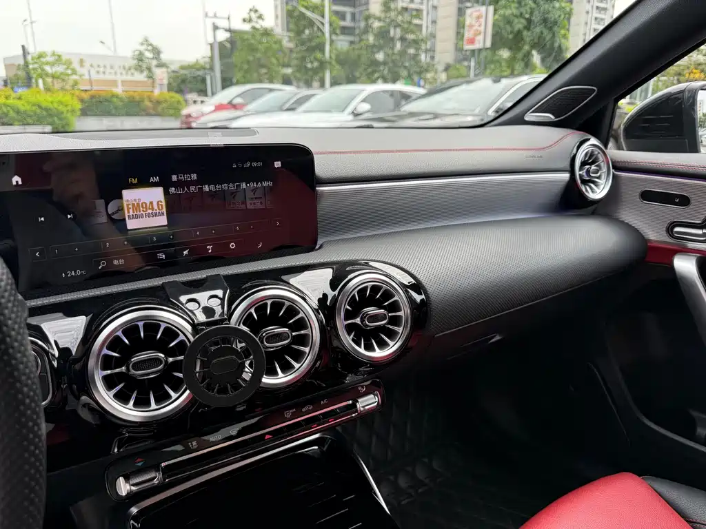 Mercedes-Benz A-Class AMG 2023 — фото 18