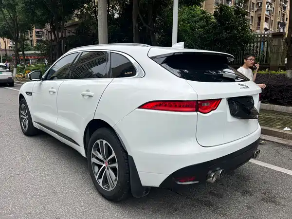 Jaguar F-PACE 2018