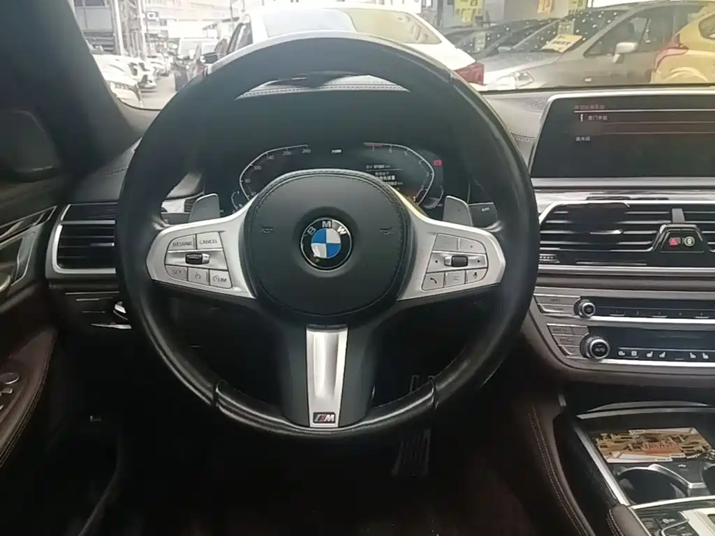 BMW 7 Series 2023 — фото 11