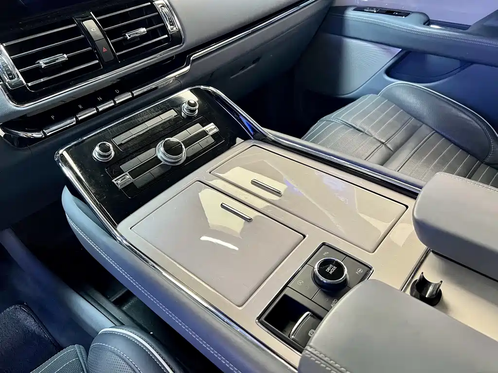 Lincoln Navigator 2021 — фото 11