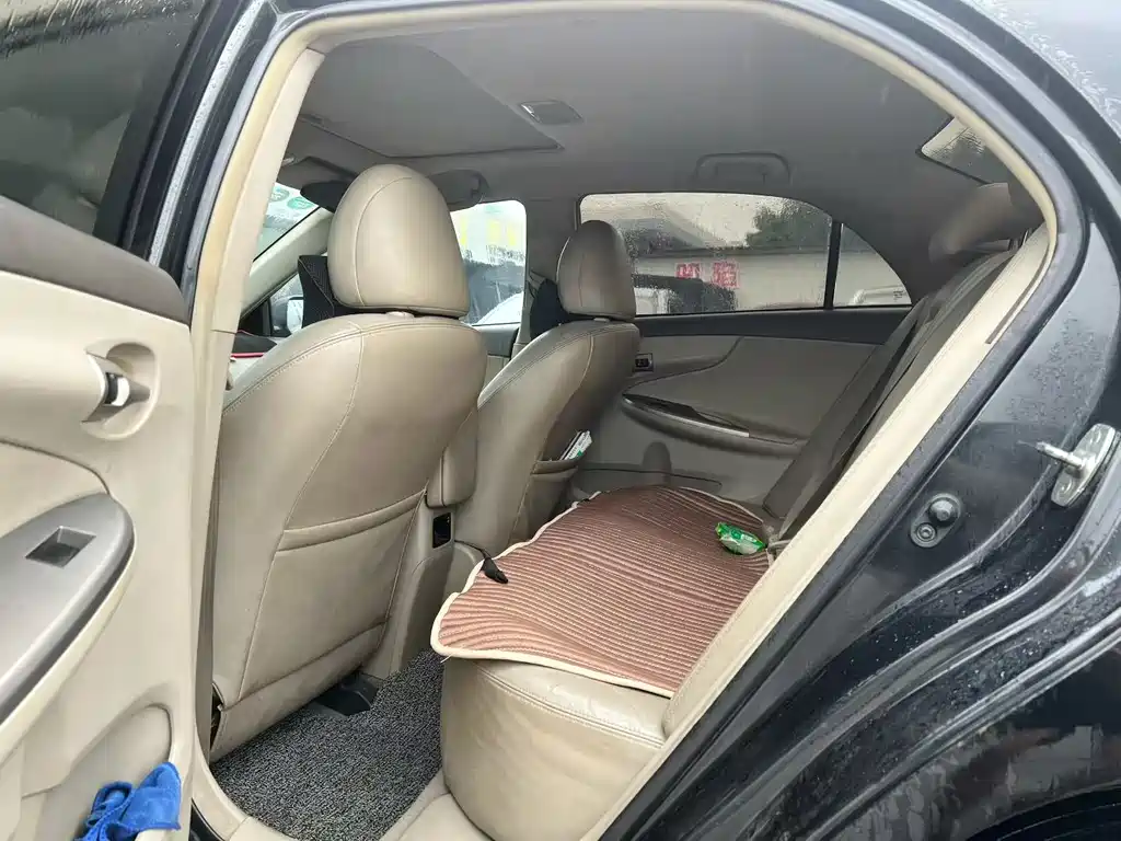 Toyota Corolla 2010 — фото 6