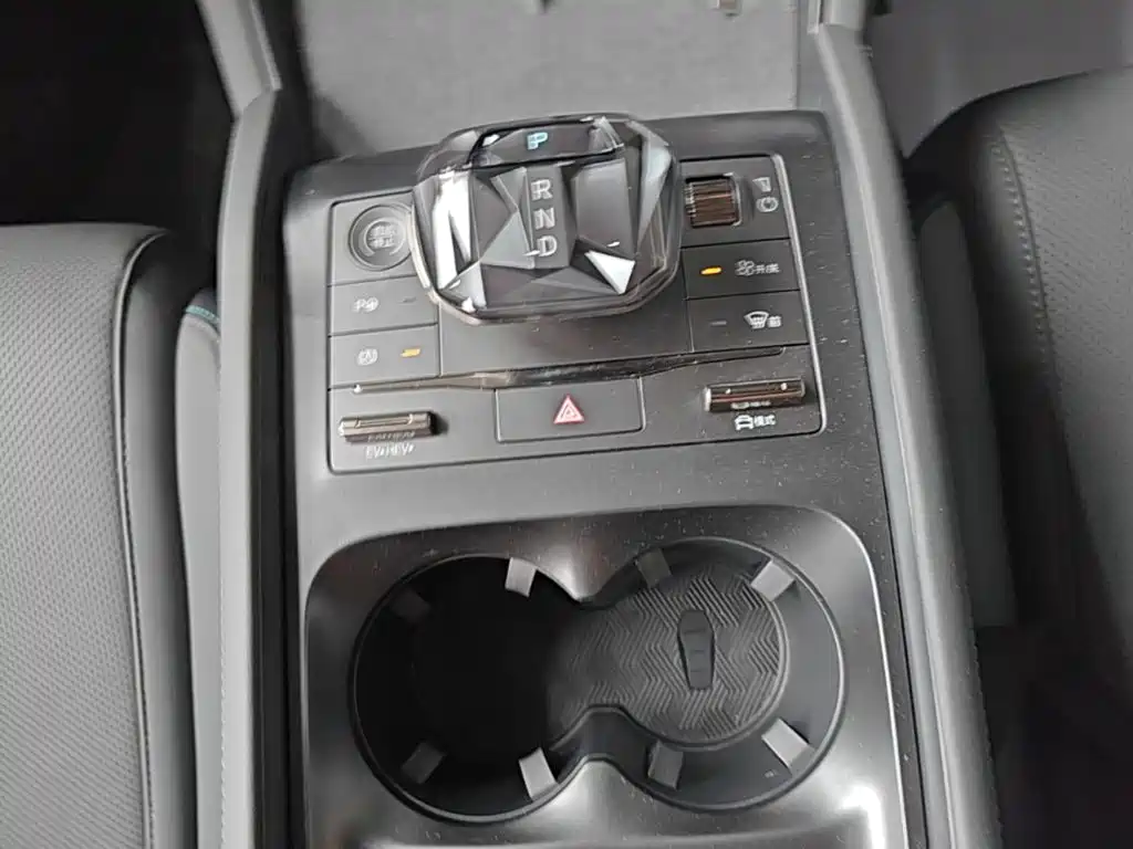 BYD Qin L 2025 — фото 14