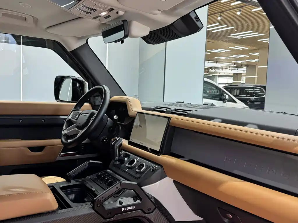 Land Rover Defender 2024 — фото 20