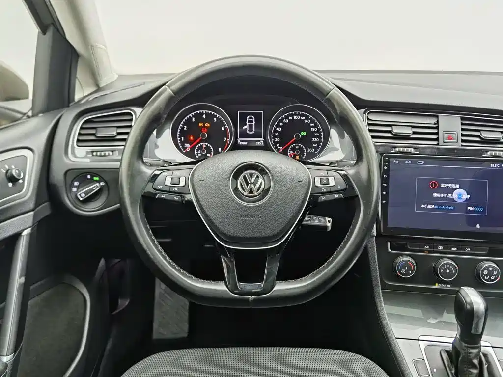 Volkswagen Golf 2018 — фото 11