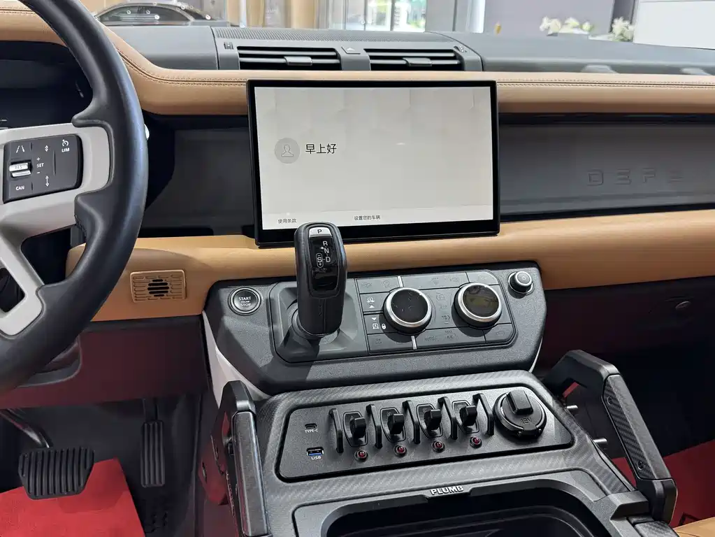 Land Rover Defender 2024 — фото 16