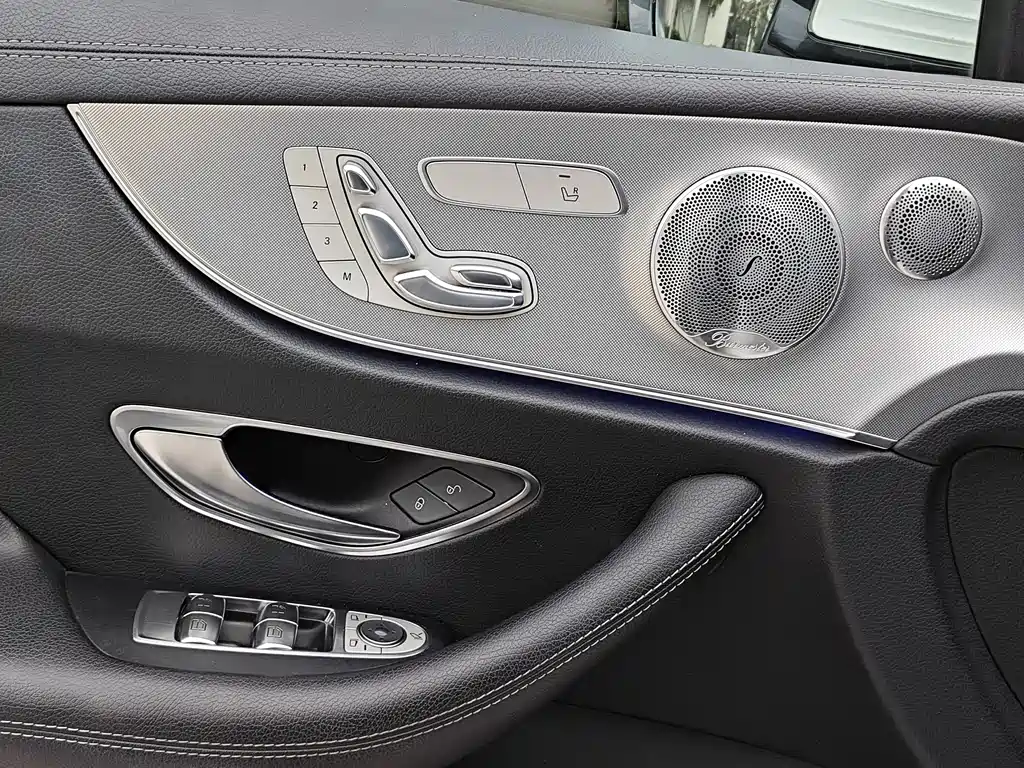 Mercedes-Benz E-Class 2017 — фото 12