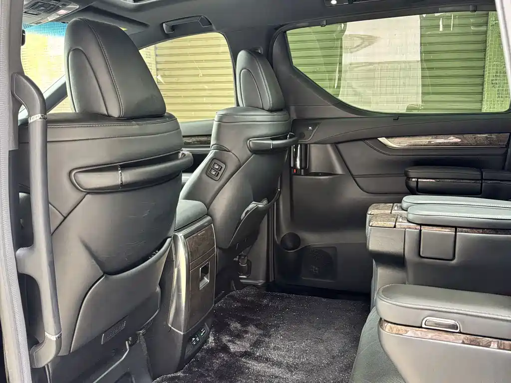 Toyota Vellfire 2020 — фото 12