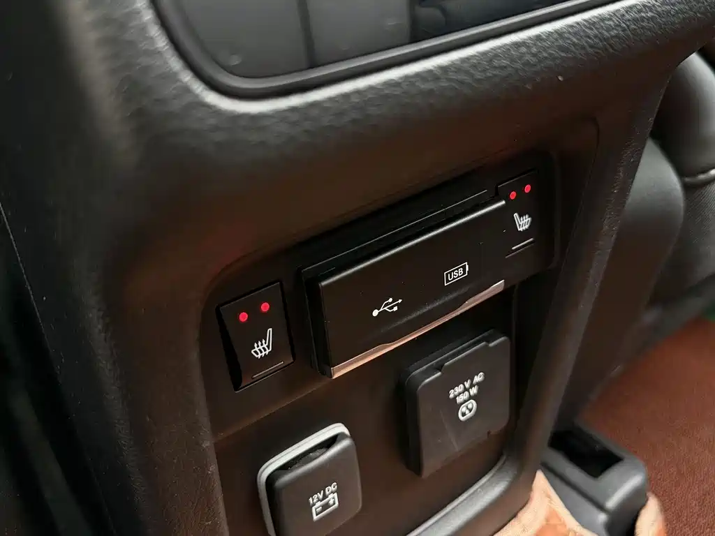 Jeep Grand Commander 2018 — фото 13