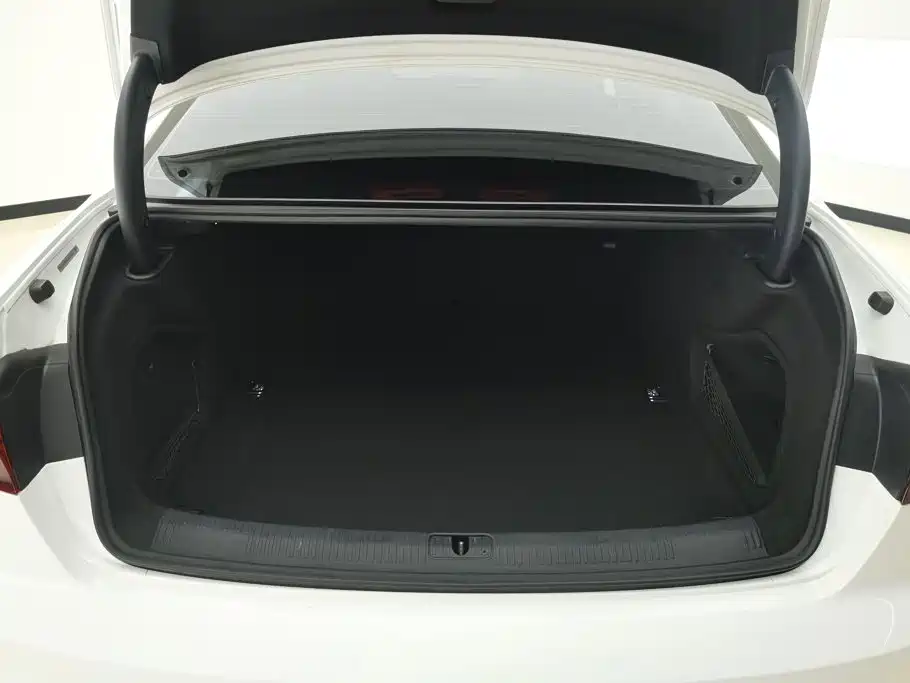 Audi A4L 2020