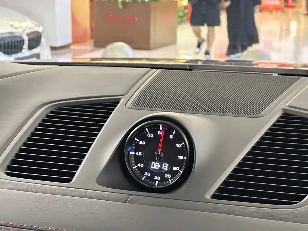 Porsche Cayenne 2023 — фото 24