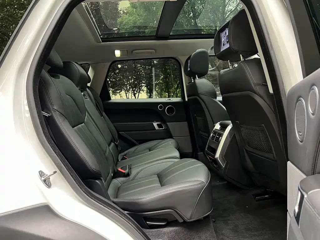 Land Rover Range Rover Sport 2017 — фото 12