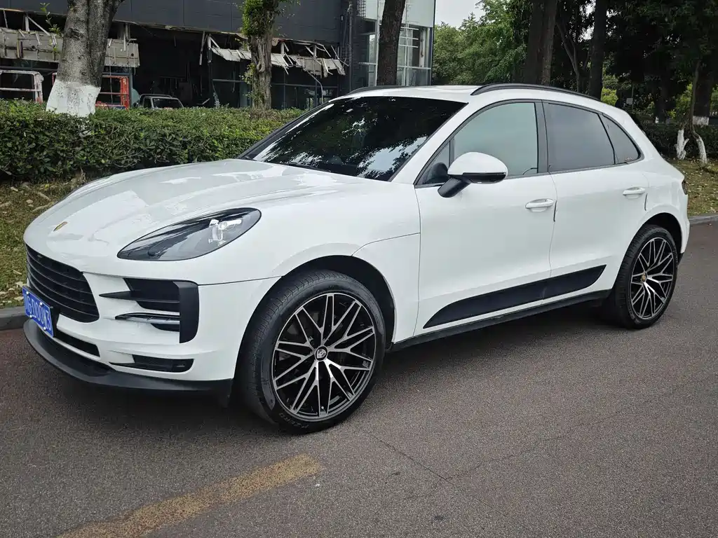Porsche Macan 2019 — фото 1
