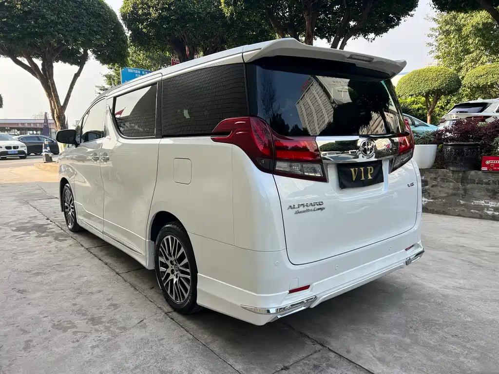 Toyota Alphard 2020 — фото 6