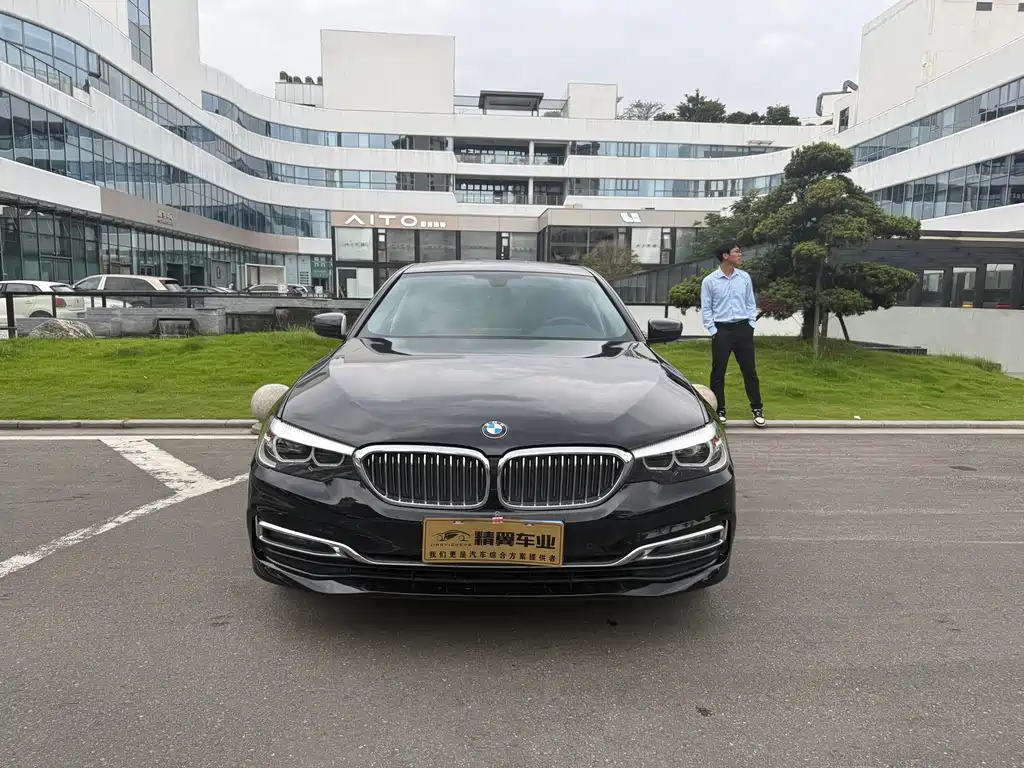 BMW 5 Series 2019 — фото 2