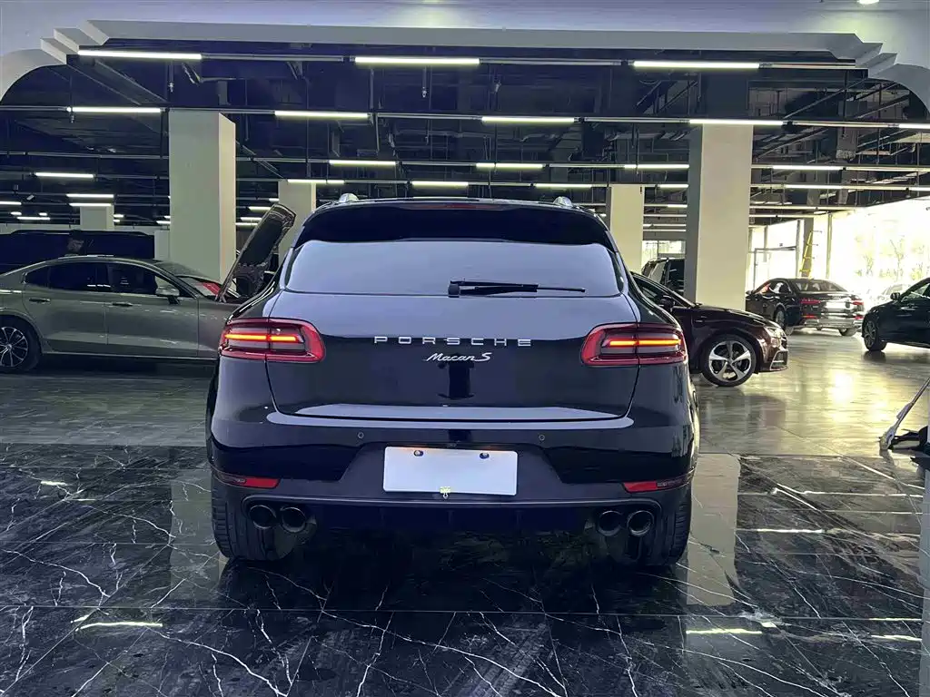Porsche Macan 2016 — фото 19